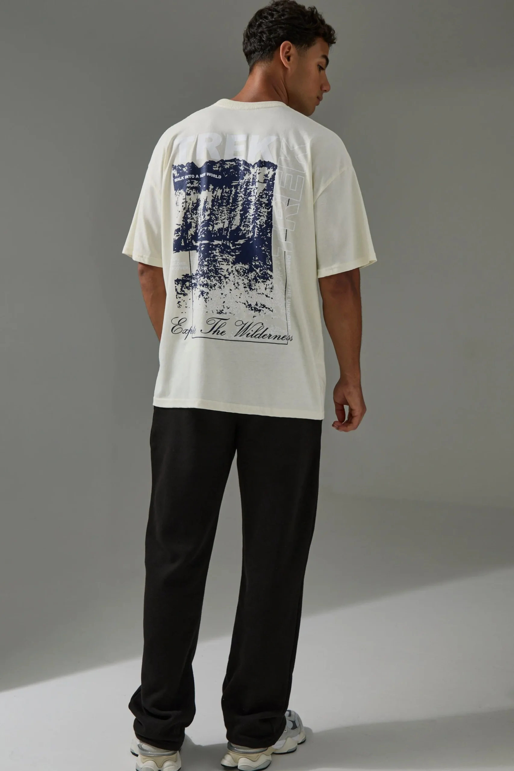 Active Oversized Trek Explore The Wilderness T-shirt | BoohooMAN UK