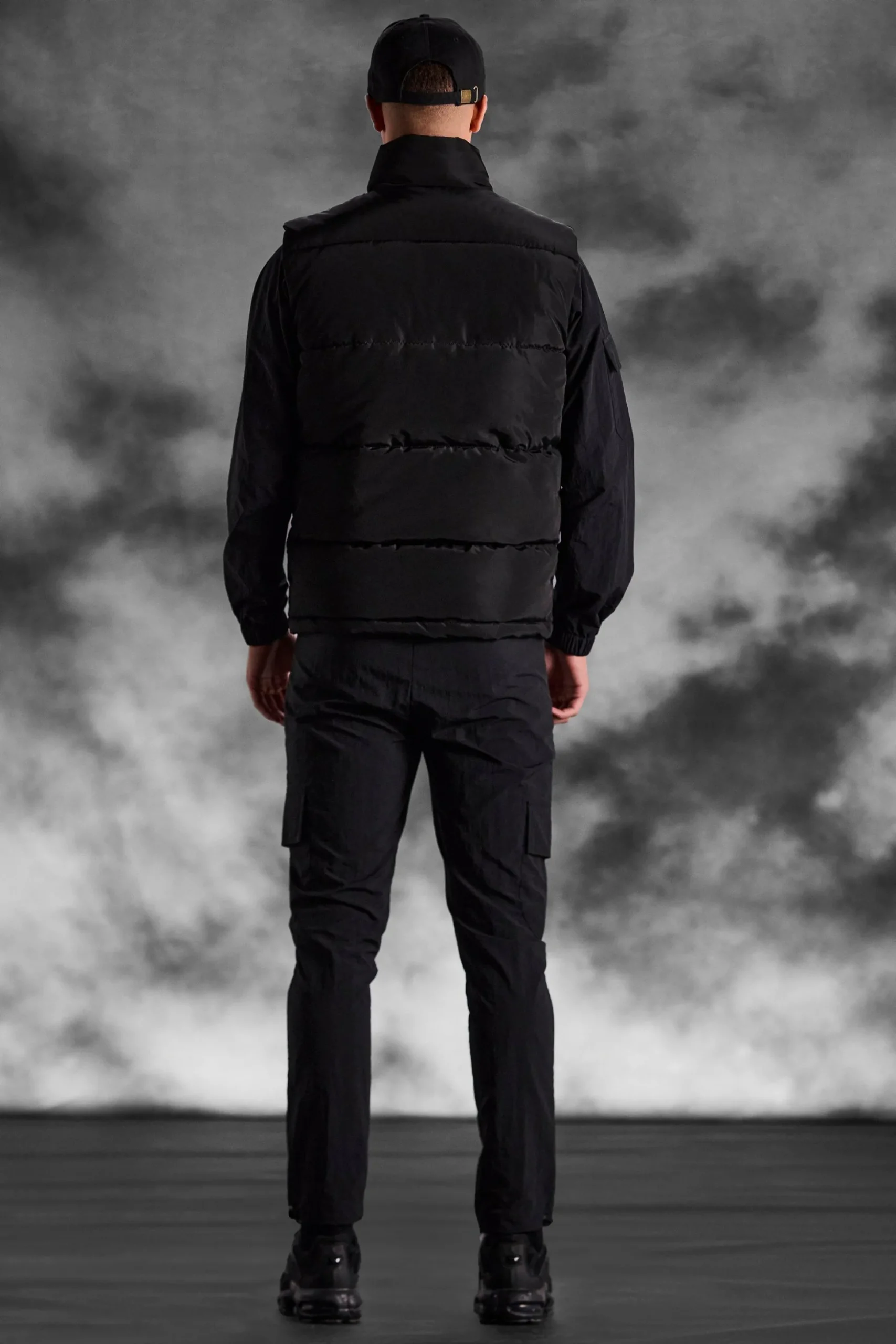 ArrDee Funnel Neck Quilted 13 Gilet | BoohooMAN UK