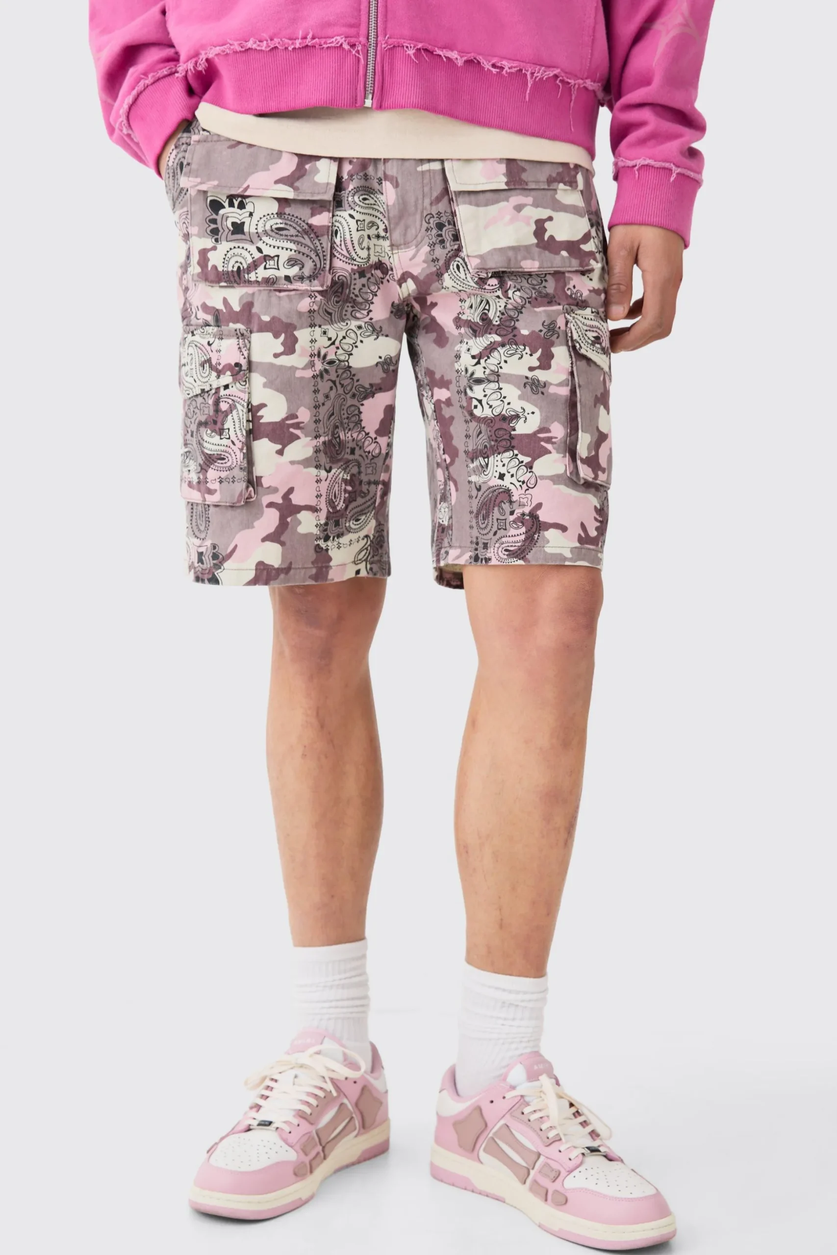 Bandanna Camo Fixed Waist Cargo Shorts | BoohooMAN UK