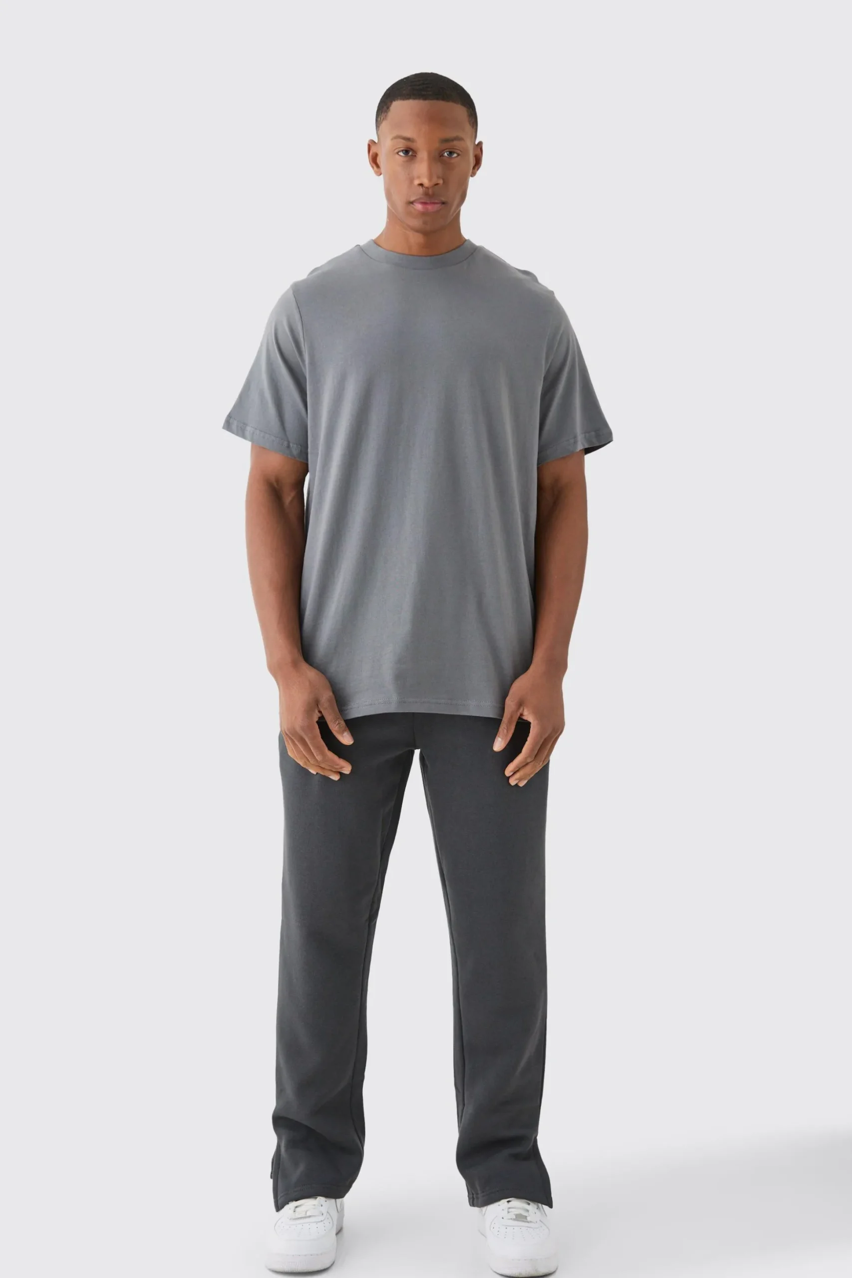 Basic Crew Neck T-shirt | BoohooMAN UK