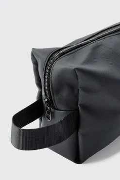 Basic Washbag In Black | BoohooMAN UK