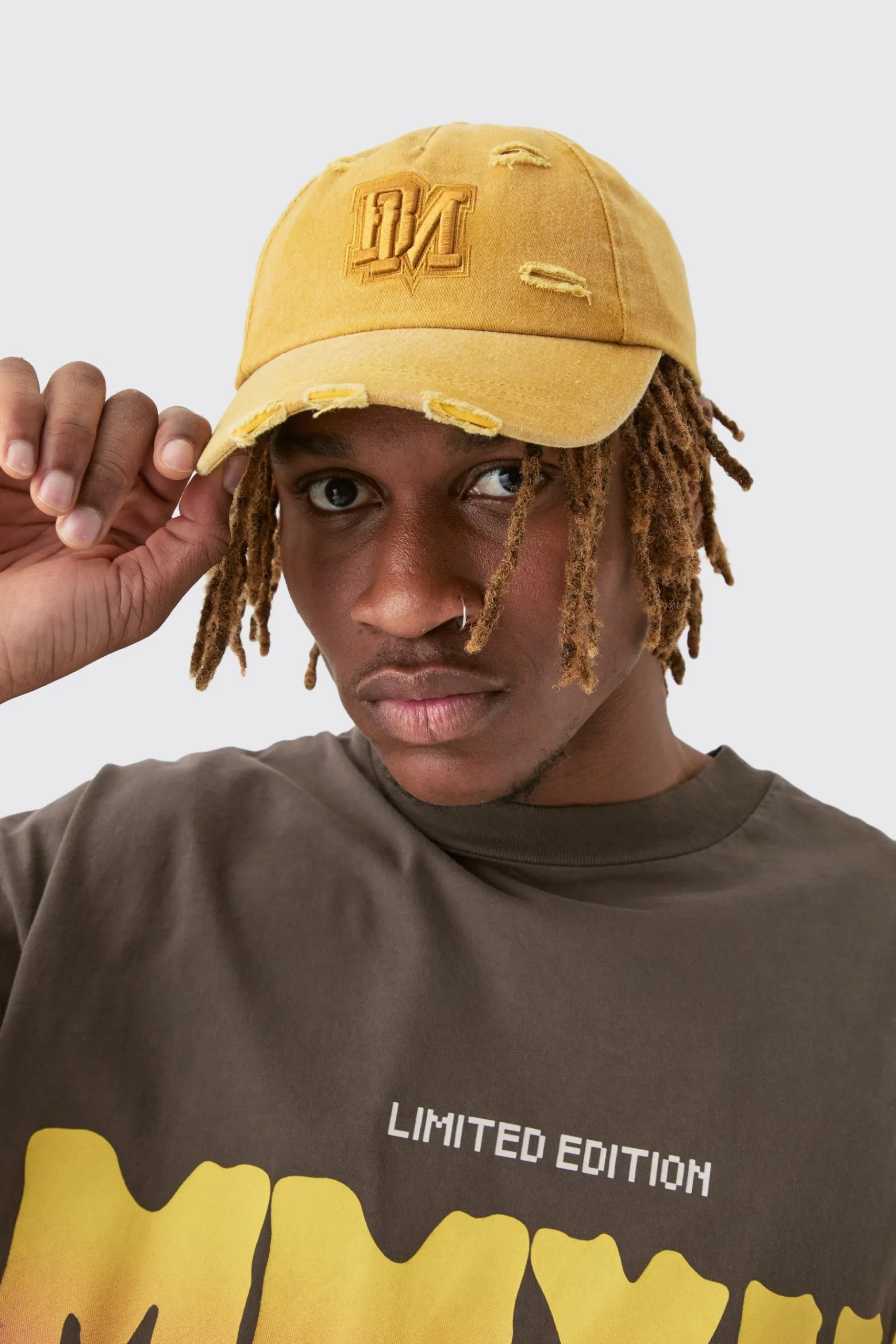 BM Applique Distressed Cap In Mustard | BoohooMAN UK