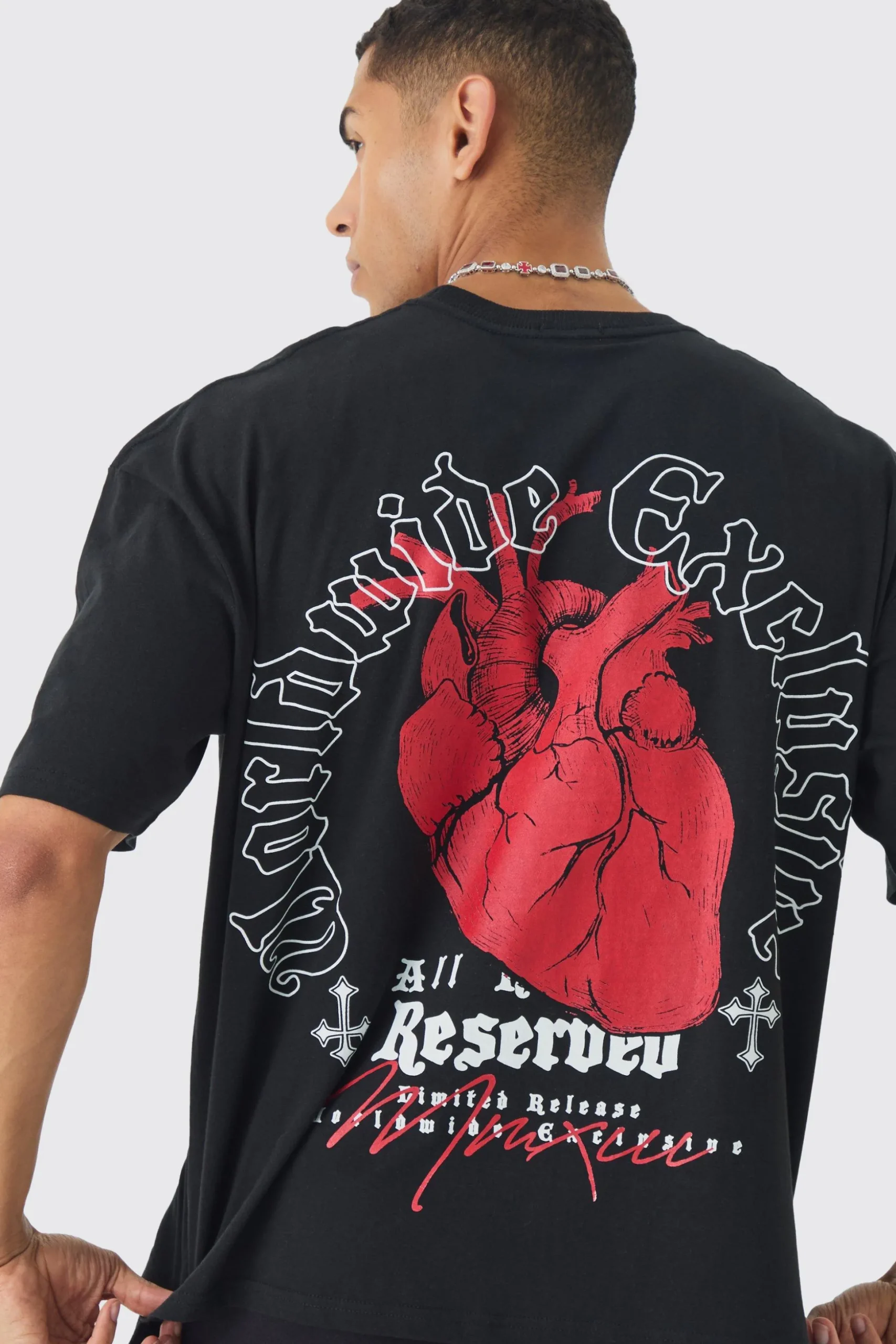 Boxy Heart Renaissance Large Scale Back Print T-Shirt | BoohooMAN UK