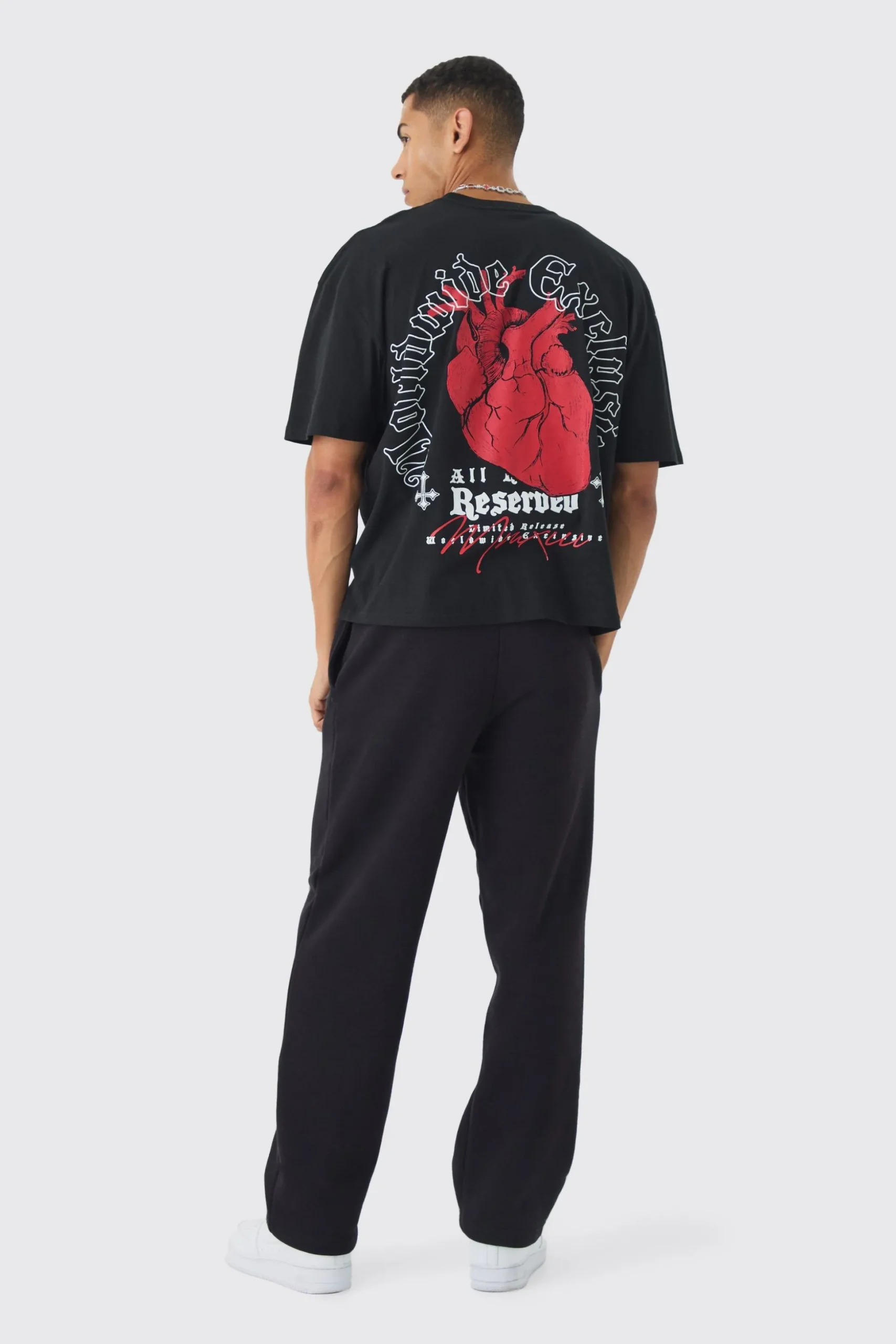 Boxy Heart Renaissance Large Scale Back Print T-Shirt | BoohooMAN UK