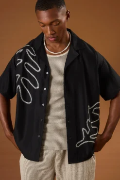 Boxy Soft Twill Cartoon Leaf Embroidered Shirt | BoohooMAN UK