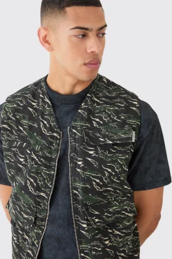 Camo Twill Utility Vest In Black | BoohooMAN UK