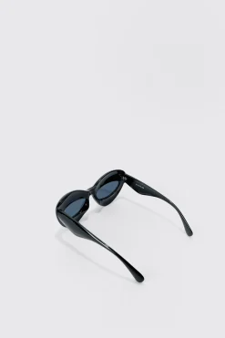 Chunky Frame Sunglasses In Black | BoohooMAN UK