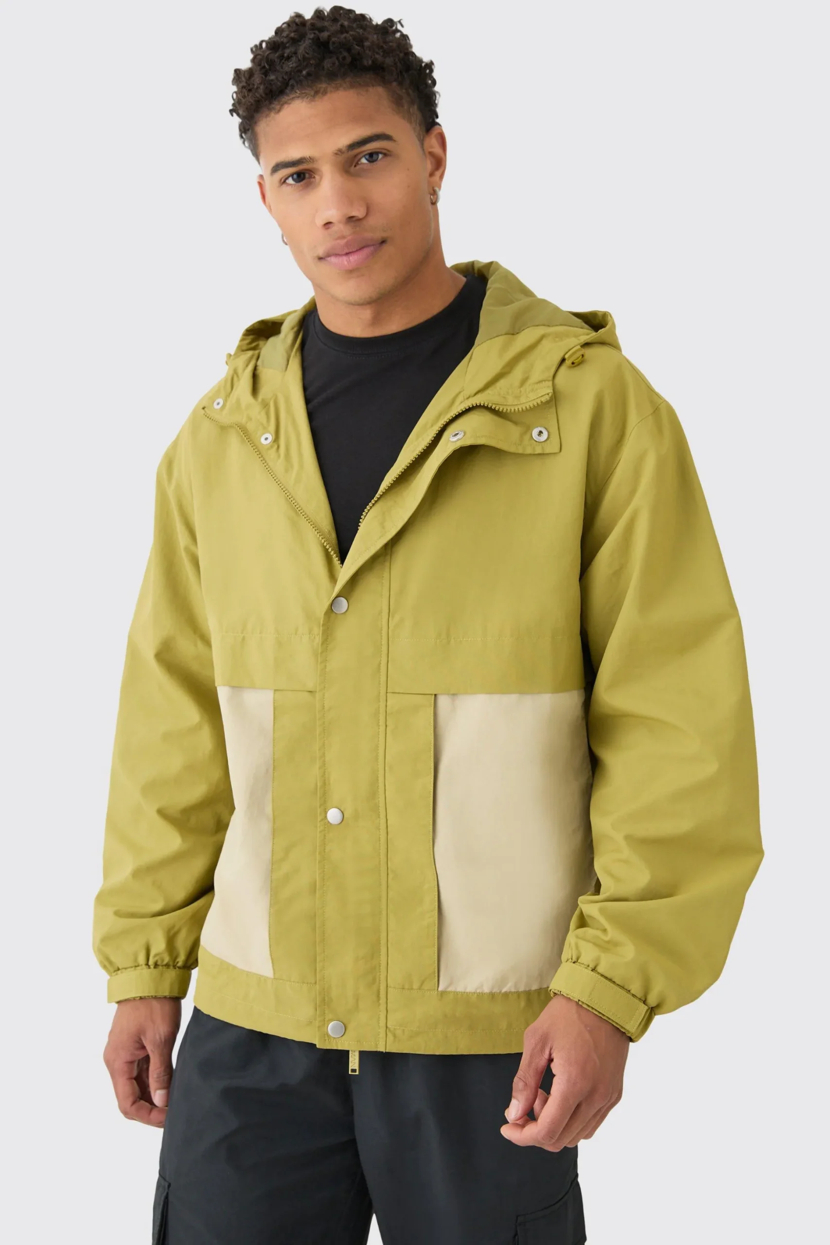 Colour Block Hooded Nylon Windbreaker In Green | BoohooMAN UK