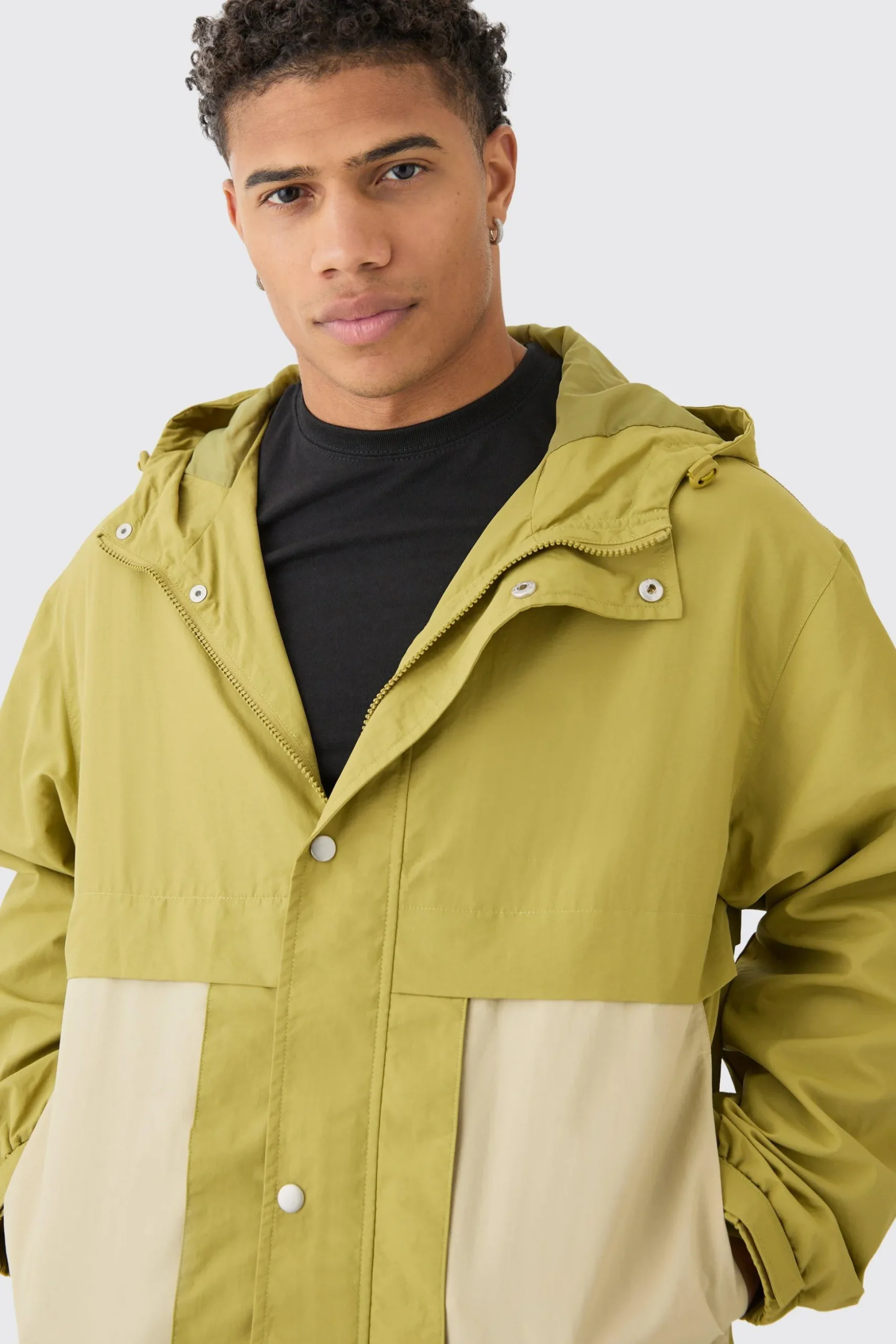 Colour Block Hooded Nylon Windbreaker In Green | BoohooMAN UK