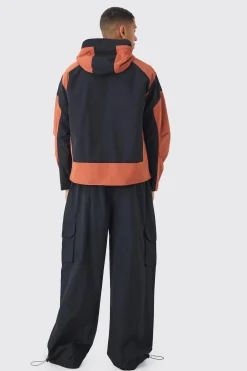 Colourblock Hooded Tech Windbreaker In Rust | BoohooMAN UK