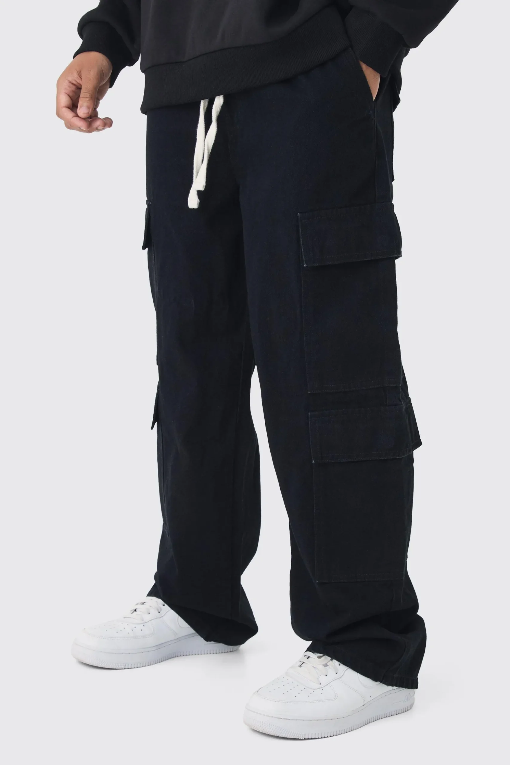 Elasticated Baggy Fit Multi Cargo Trousers | BoohooMAN UK