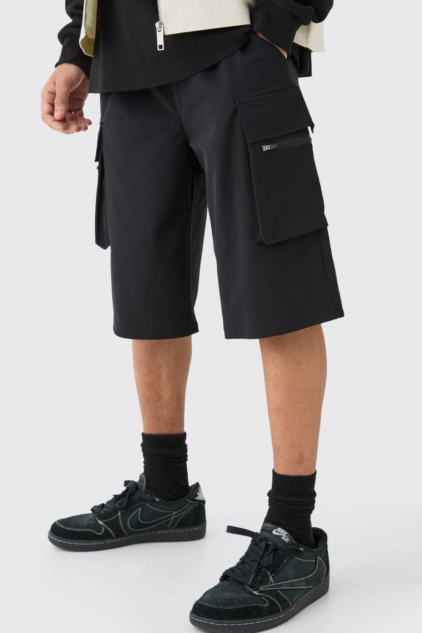 Elasticated Relaxed Lightweight Stretch Cargo Short | BoohooMAN UK