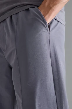 Elasticated Technical Stretch Relaxed Pintuck Trouser | BoohooMAN UK