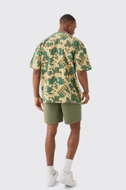 Elasticated Waist Applique Short Length Relaxed Shorts | BoohooMAN UK