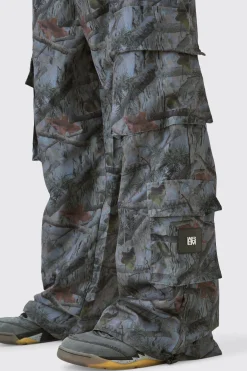 Elasticated Waist Camo Parachute Cargo Trousers | BoohooMAN UK
