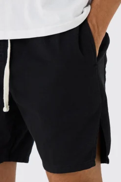 Elasticated Waist Contrast Drawcord Split Hem Shorts | BoohooMAN UK