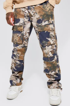 Elasticated Waist Forest Camo Multi Pocket Straight Fit Cargo Pants | BoohooMAN UK