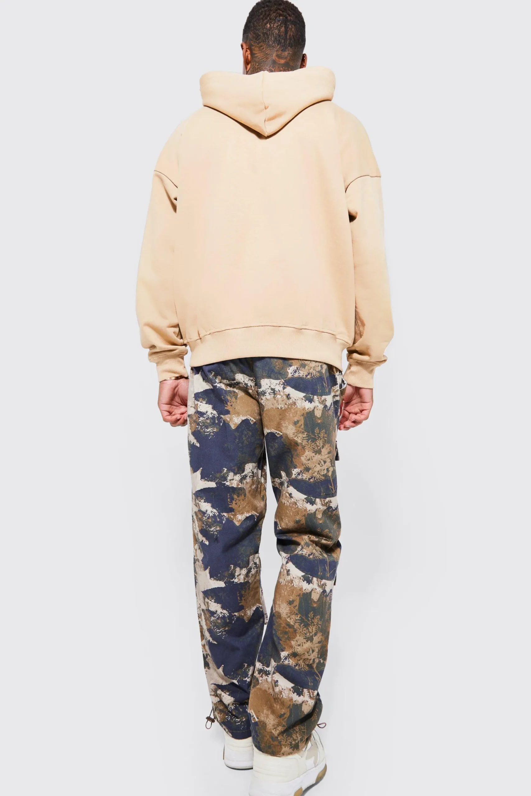 Elasticated Waist Forest Camo Multi Pocket Straight Fit Cargo Pants | BoohooMAN UK