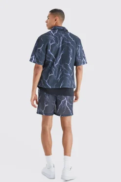 Elasticated Waist Mesh Scuba Graphic Shorts | BoohooMAN UK