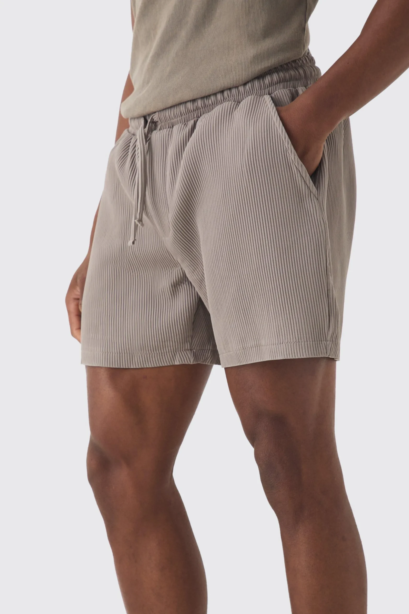 Elasticated Waist Pleated Drawcord Shorts | BoohooMAN UK