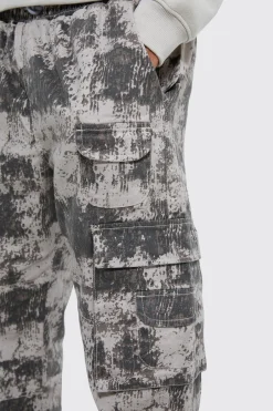 Elasticated Waist Printed Multi Pocket Stacked Cargo Trousers | BoohooMAN UK