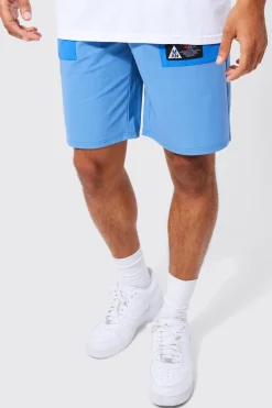 Elasticated Waist Relaxed Fit Branded Colour Block Cargo Shorts | BoohooMAN UK