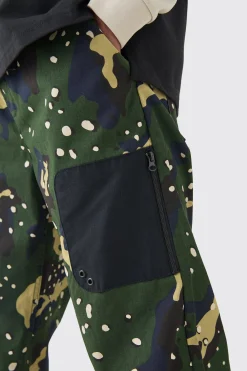 Elasticated Waist Relaxed Fit Belted Twill Camo Trouser | BoohooMAN UK