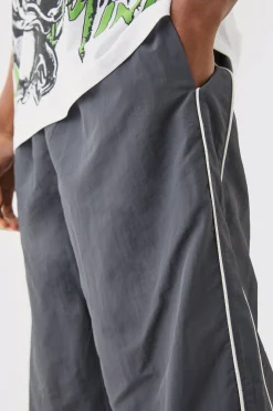 Elasticated Waist Side Stripe Parachute Pants | BoohooMAN UK