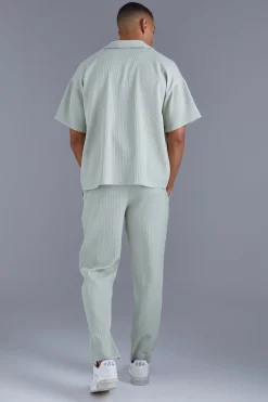 Elasticated Waist Tapered Fit Pleated Trouser | BoohooMAN UK