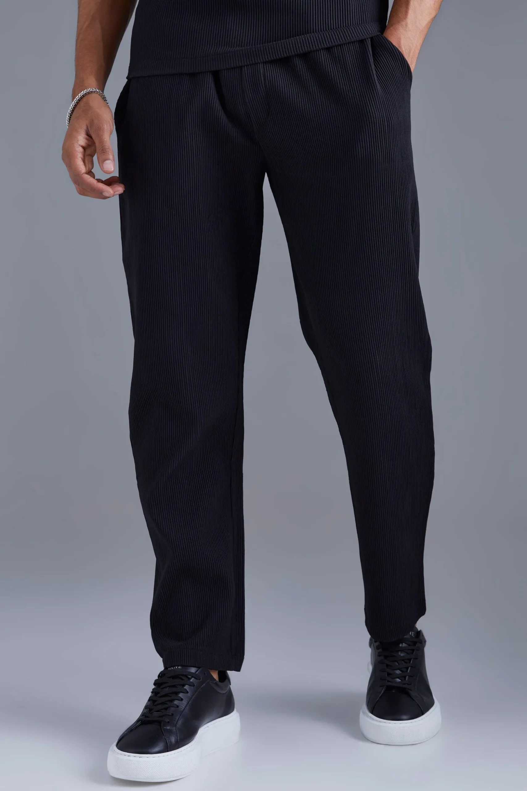 Elasticated Waist Tapered Fit Pleated Trouser | BoohooMAN UK
