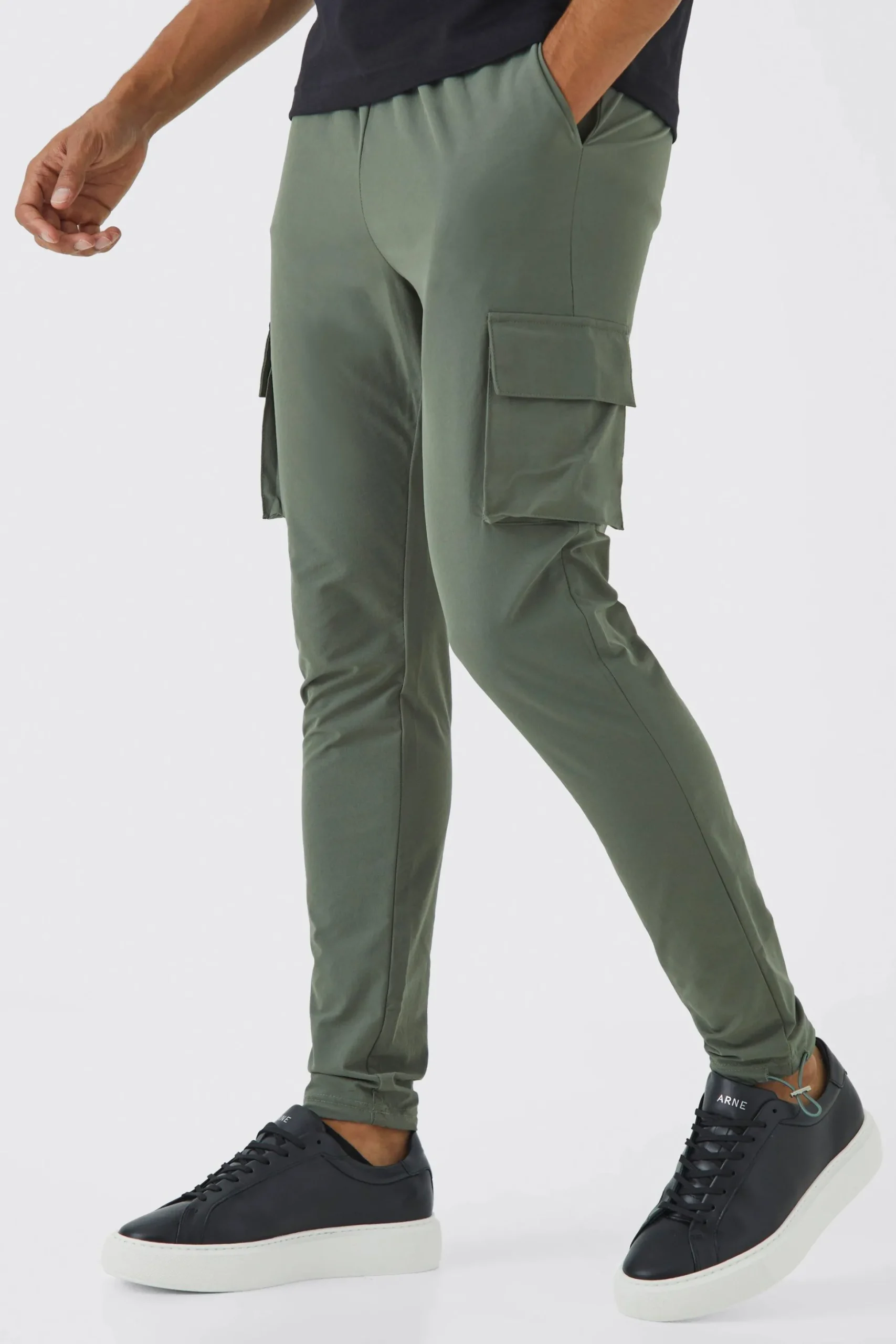 Elasticated Waist Technical Stretch Golf Skinny Cargo Trouser | BoohooMAN UK