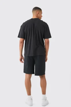 Extended Neck Dove Graphic T-shirt | BoohooMAN UK