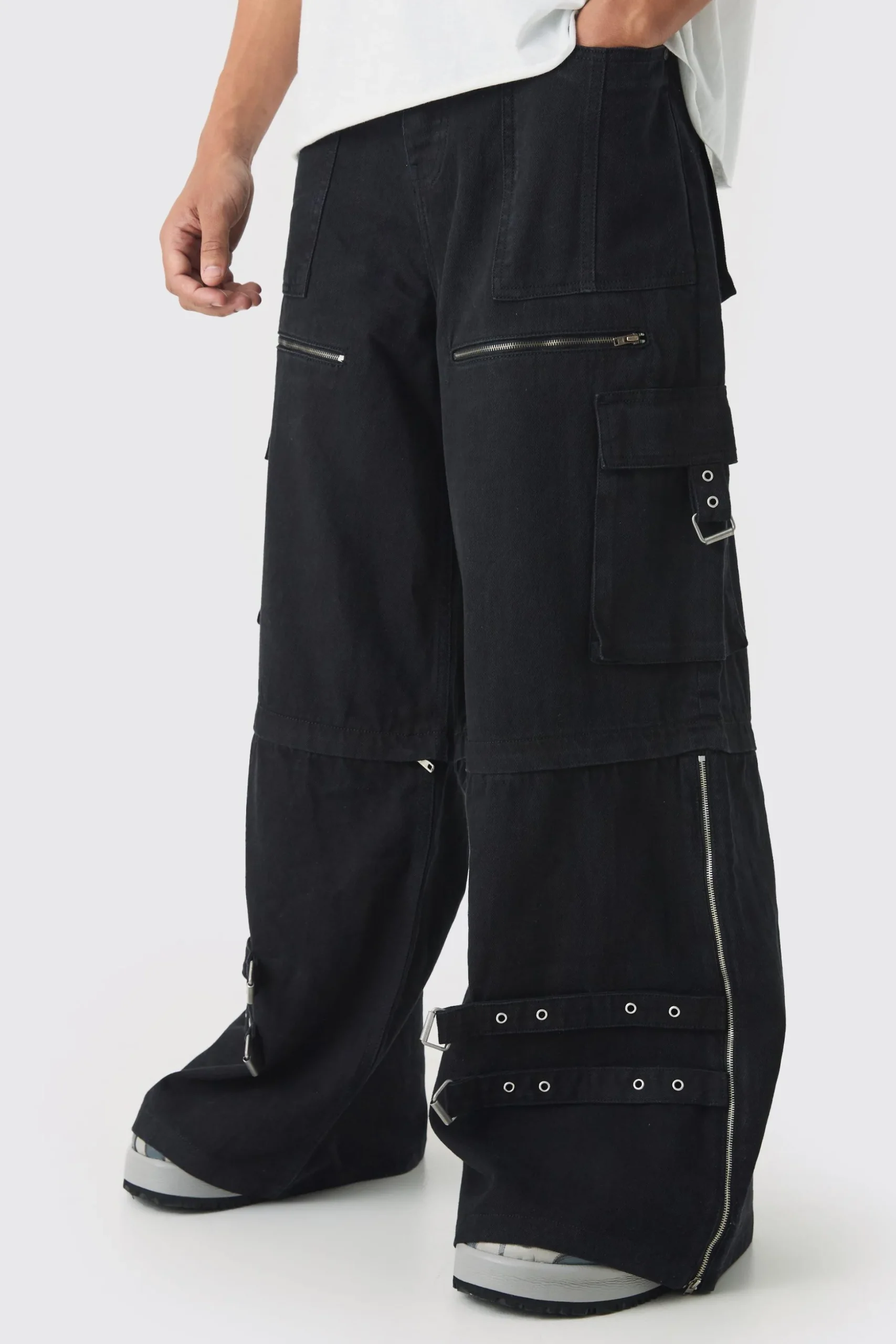 Extreme Baggy Silver Hardware Cargo Jeans | BoohooMAN UK