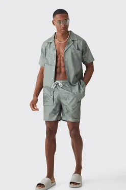 Face Graphic Shirt & Swim Short Set | BoohooMAN UK