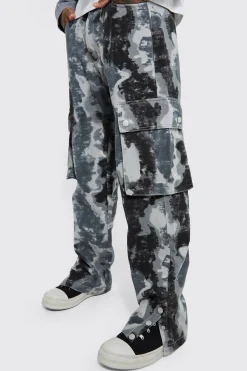 Fixed Relaxed Camo Cargo Popper Hem Trouser | BoohooMAN UK