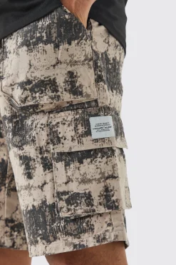 Fixed Waist Woven Tab Blurred Camo Relaxed Cargo Shorts | BoohooMAN UK