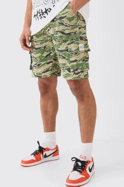 Fixed Waist Woven Tab Camo Relaxed Cargo Shorts | BoohooMAN UK