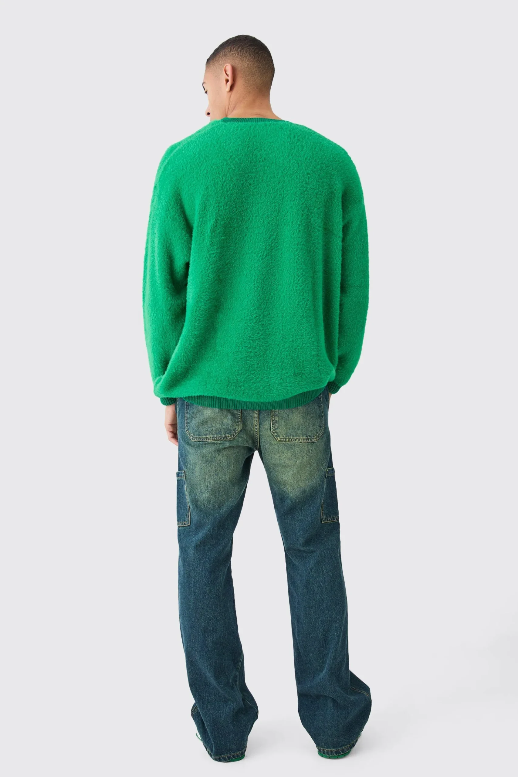 Fluffy Contrast V Neck Boxy Jumper | BoohooMAN UK