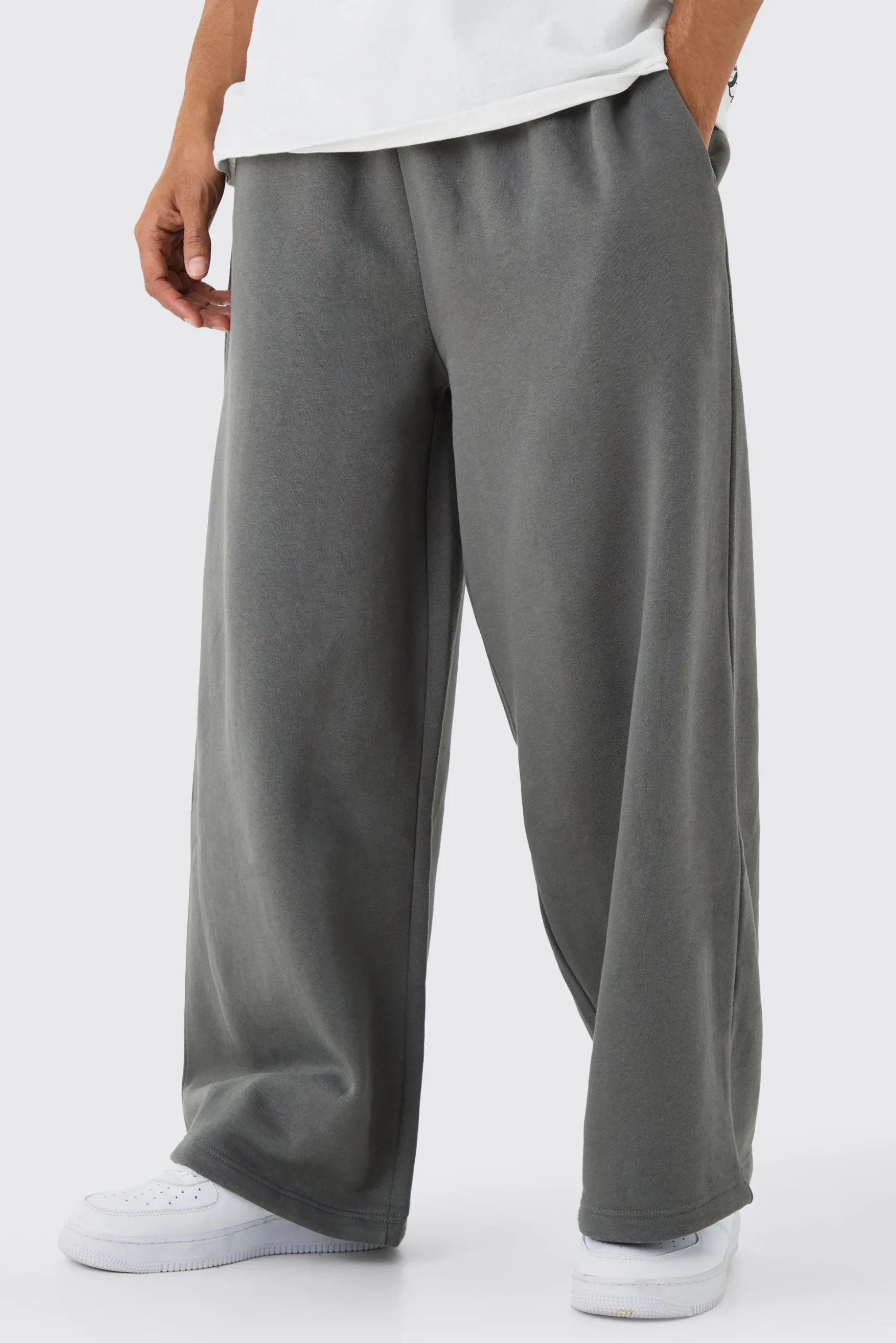 330GSM Extreme Wide Leg Basic Jogger | BoohooMAN UK