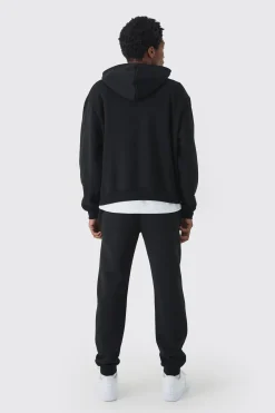 330GSM Oversized Boxy Over The Head Hoodie With Woven Branding | BoohooMAN UK