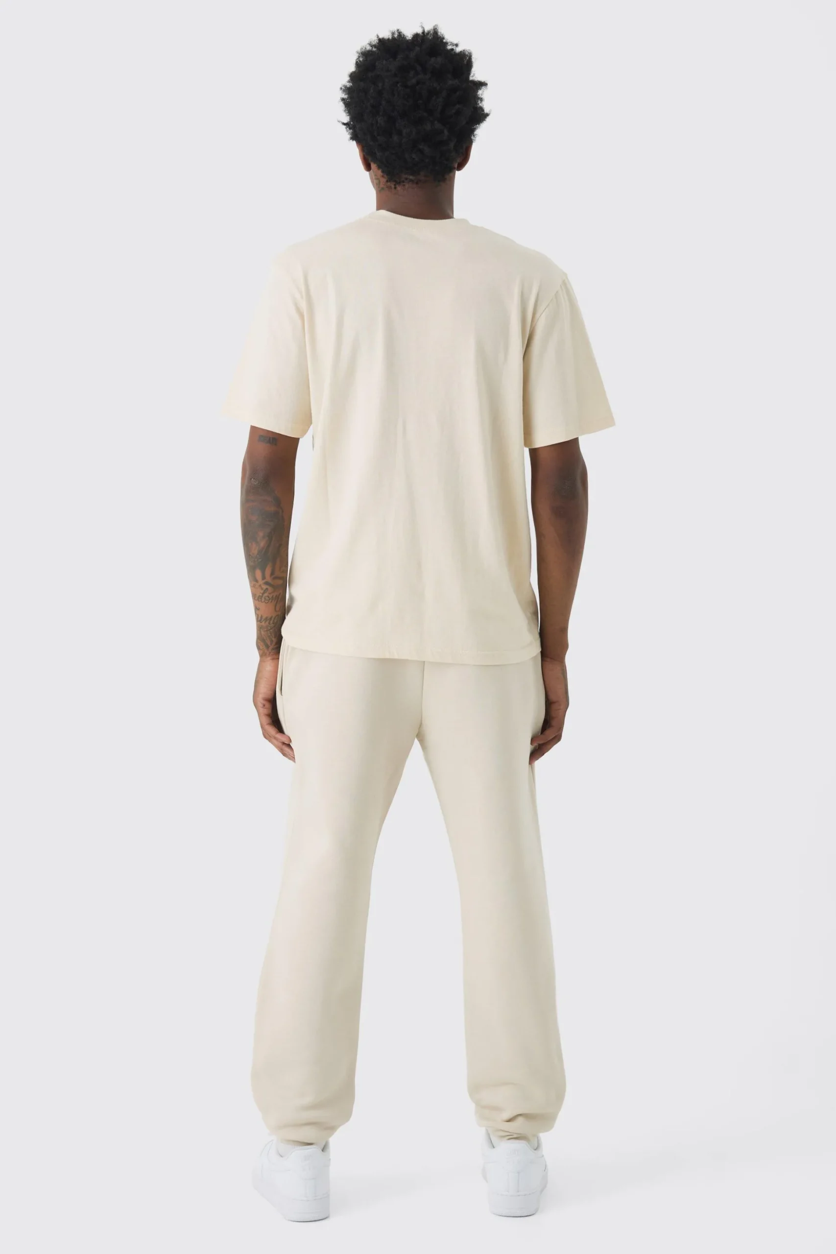 330GSM Regular Fit Basic Jogger | BoohooMAN UK