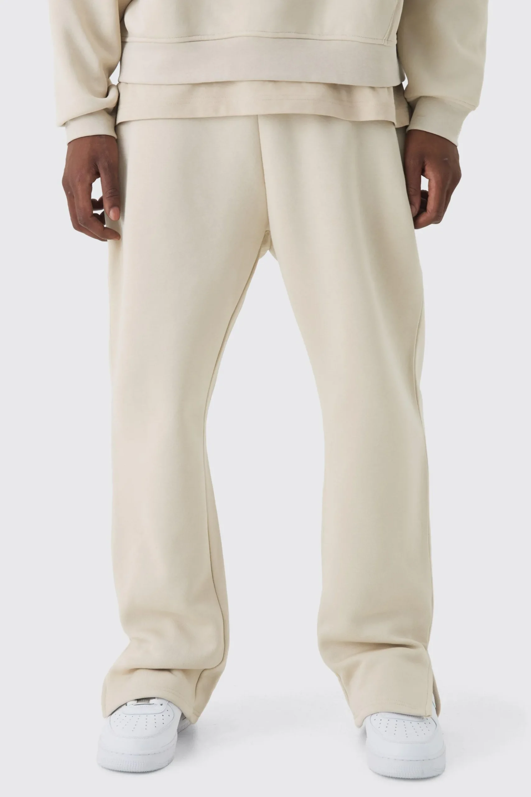 330GSM Regular Fit Split Hem Jogger | BoohooMAN UK