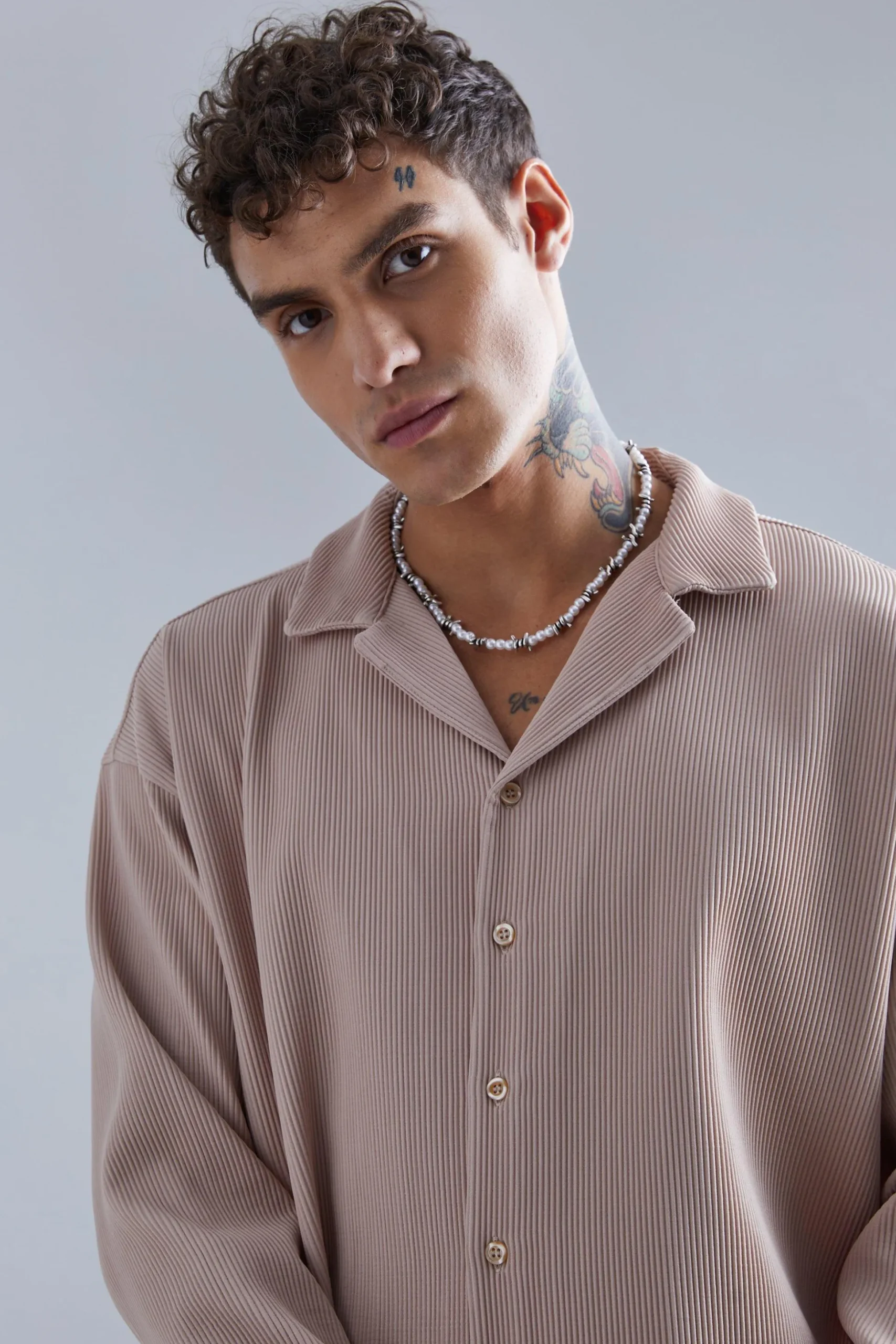 Long Sleeve Oversized Revere Pleated Shirt | BoohooMAN UK