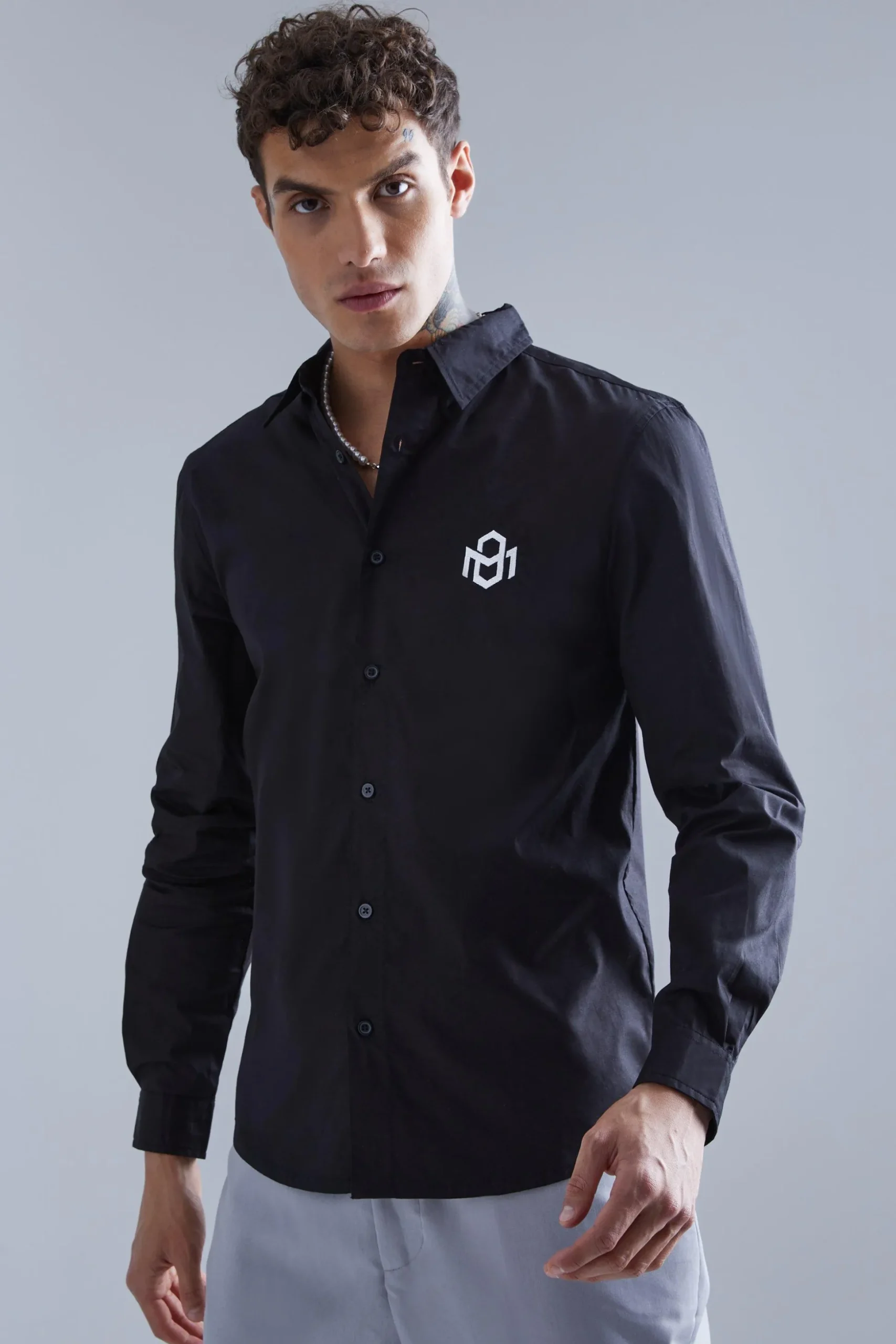 Long Sleeve Poplin Mini Chest Embroidery Shirt | BoohooMAN UK