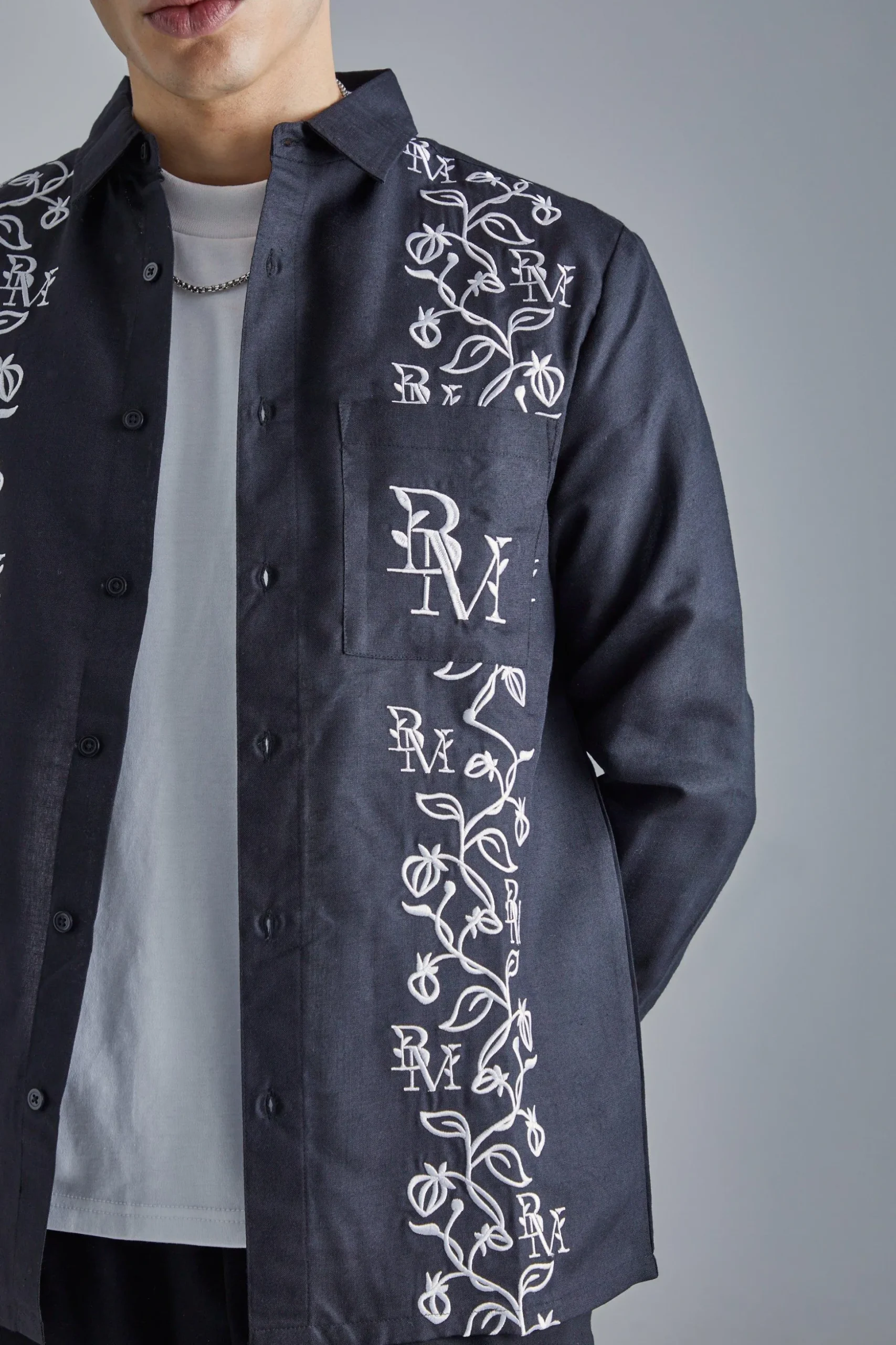 Long Sleeve Poplin Vine Embroidery Shirt | BoohooMAN UK