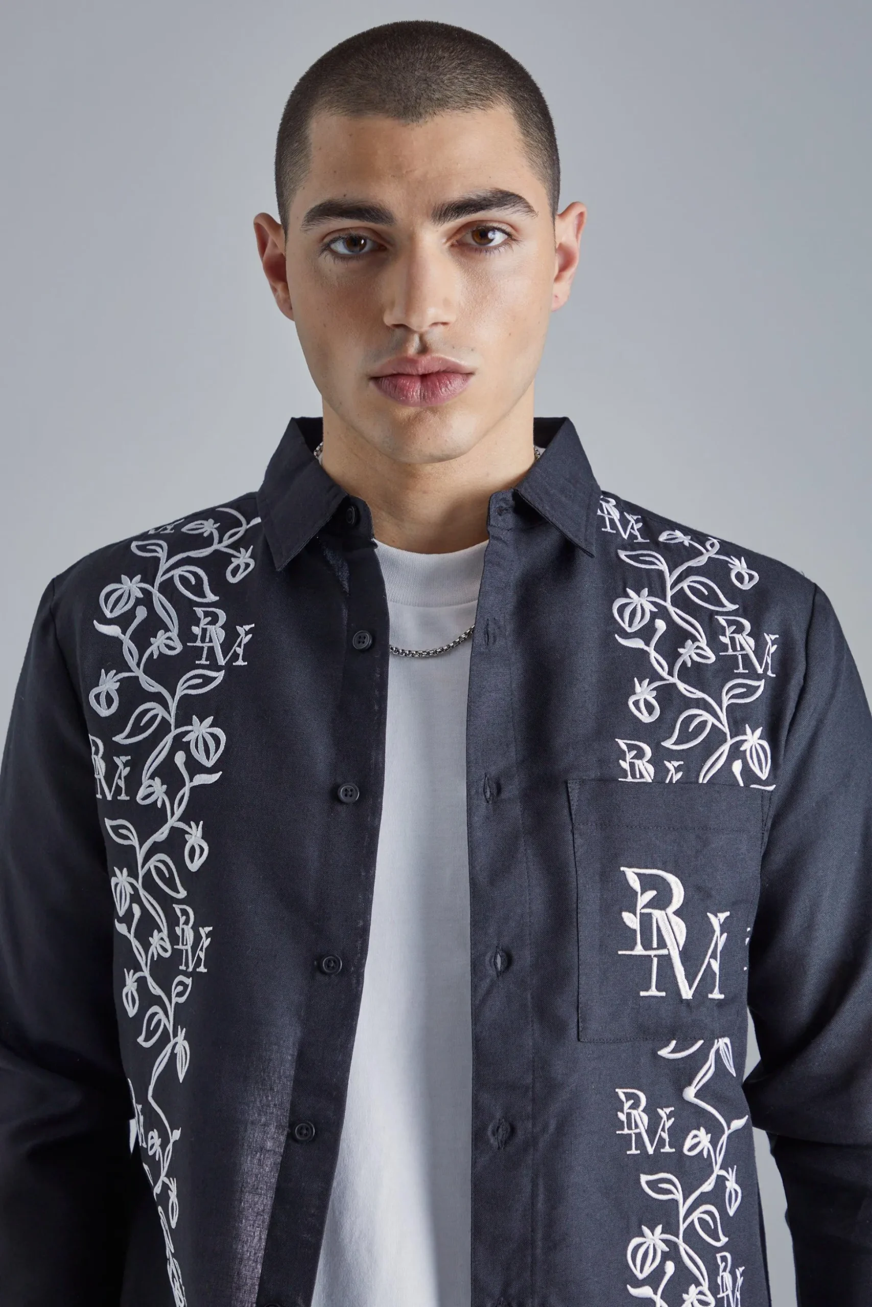 Long Sleeve Poplin Vine Embroidery Shirt | BoohooMAN UK