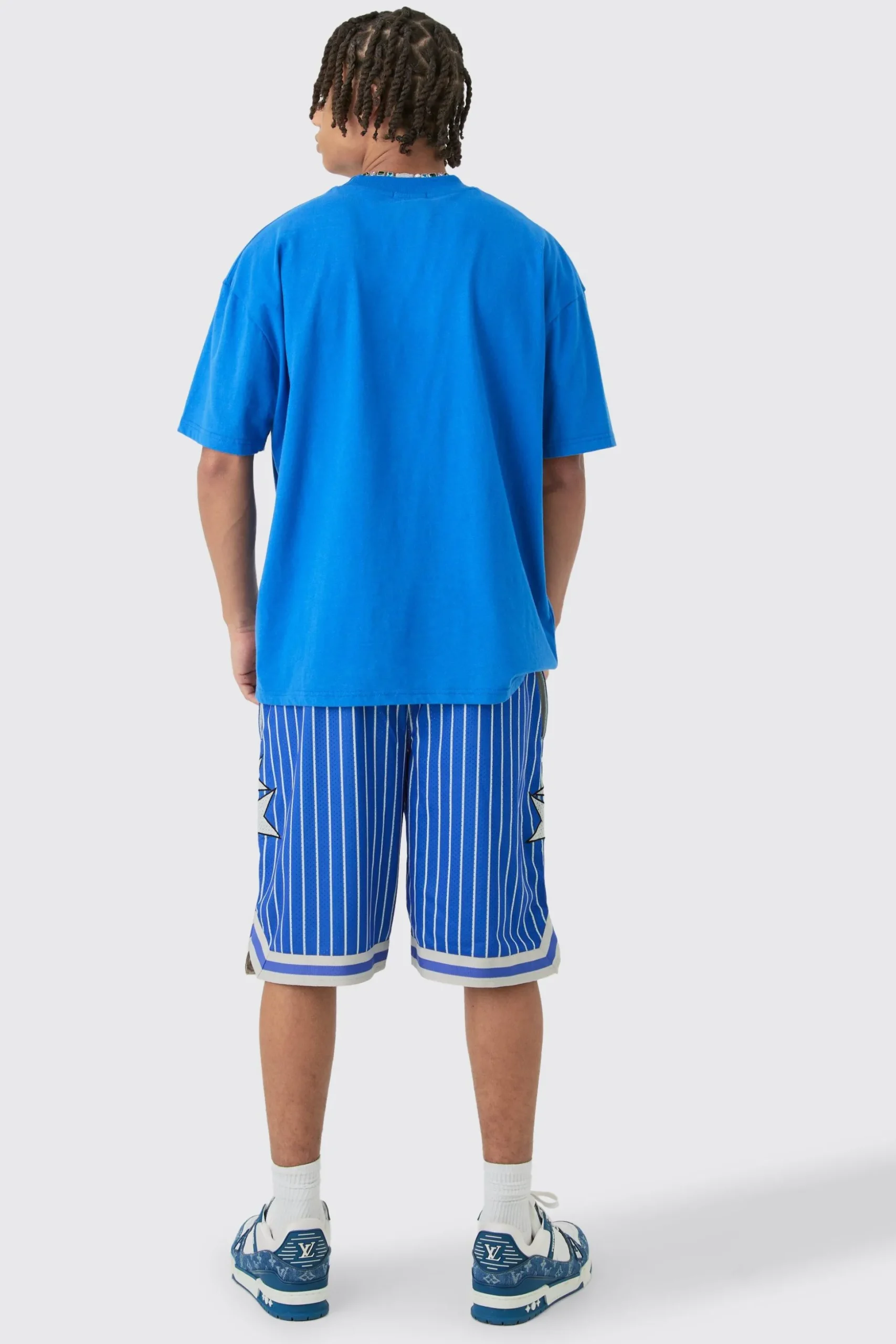 Loose Fit Basketball Stripe Mesh Shorts | BoohooMAN UK