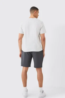 Loose Fit Mid Length Basic Shorts | BoohooMAN UK