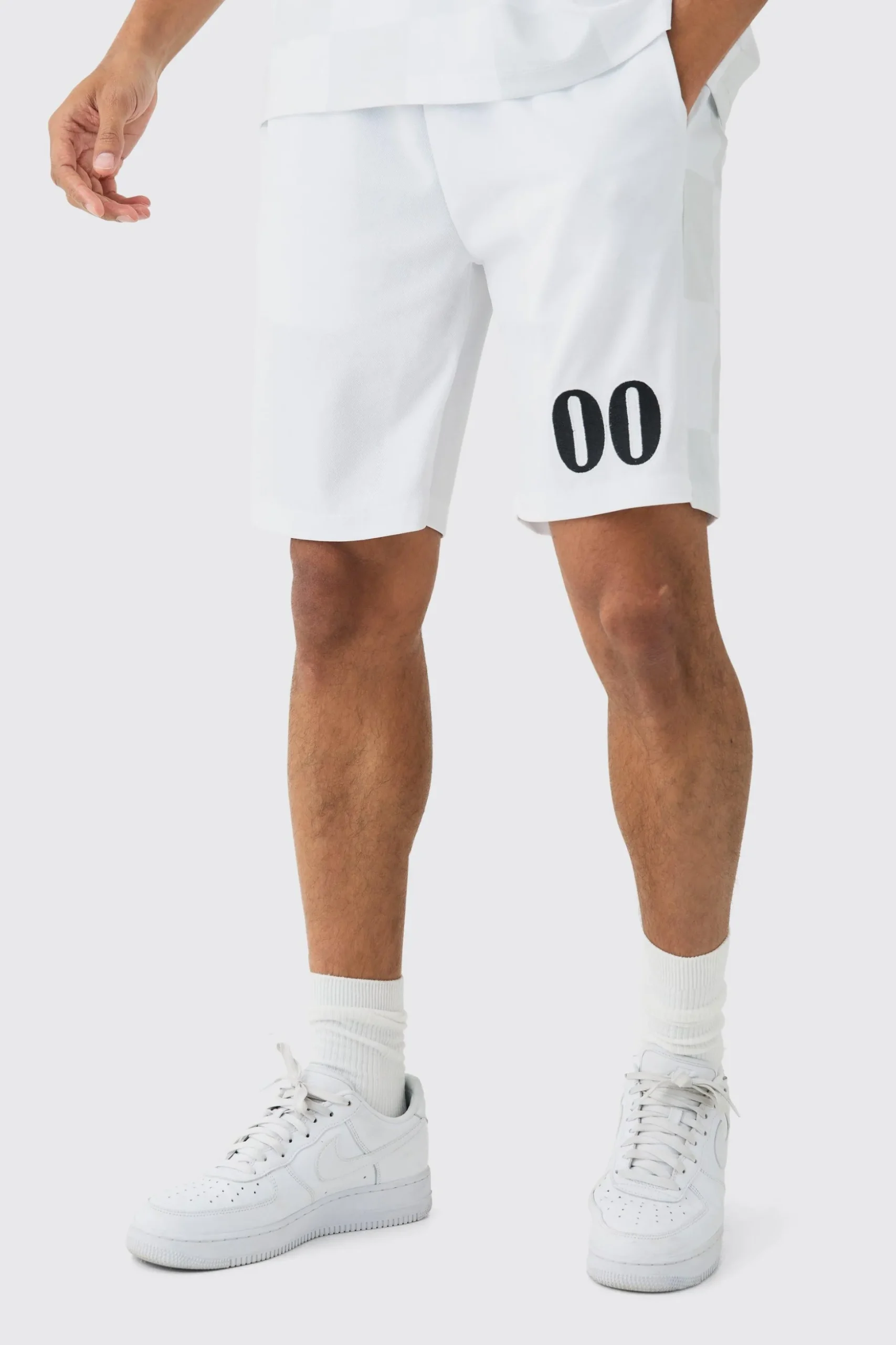 Loose Fit Mid Length Side Panel Mesh Shorts | BoohooMAN UK