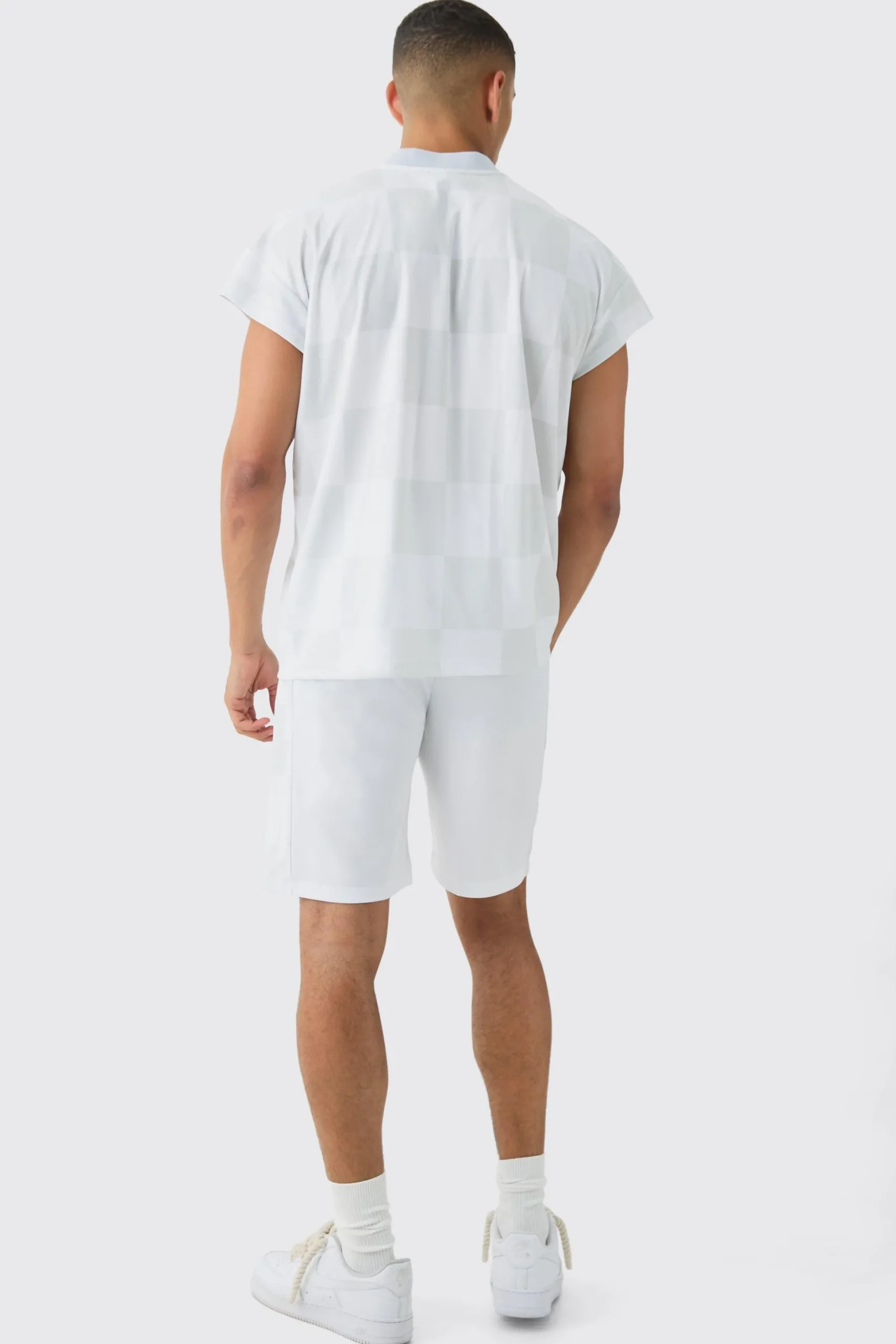 Loose Fit Mid Length Side Panel Mesh Shorts | BoohooMAN UK